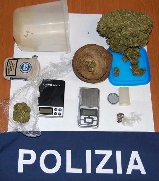 Spaccio agli universitari