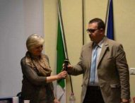 Dellonti: “Differenziata, minoranza vota nostro progetto poi fa marcia indietro sulla stampa. Siamo su Scherzi a Parte?”