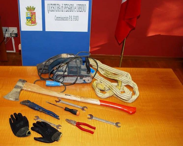 700 litri di gasolio e ascia