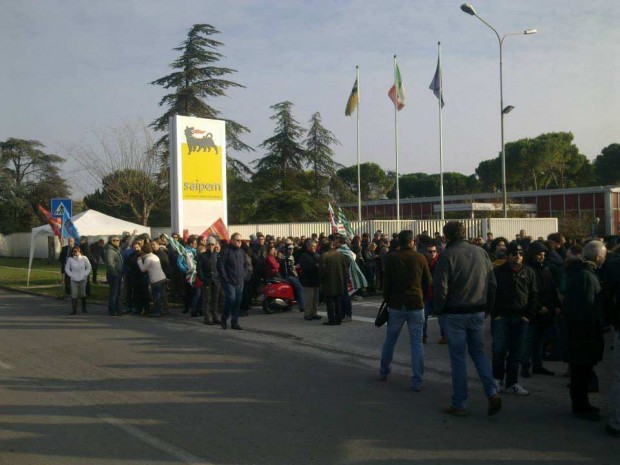 Sciopero di due ore dei lavoratori Saipem e Syndial