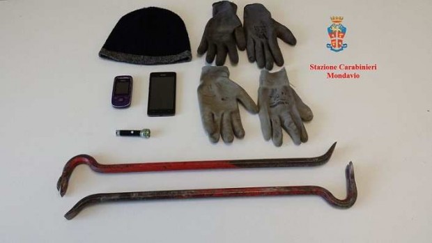 Furti, inseguimento: arrestati