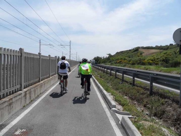 Manutenzione del verde sulla ciclabile Fano-Pesaro:  entro lunedì l’inizio dei lavori