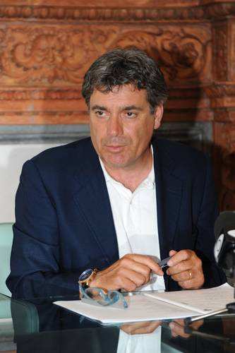 Fano, buoni spesa per acquisto generi di prima necessità. Ecco come richiederli e chi ne ha diritto