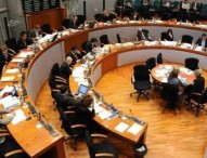 Marche, Consiglio taglia spese per 460 mila euro