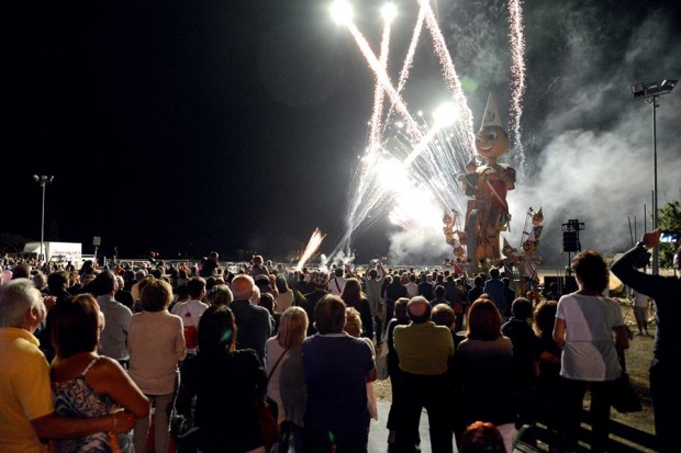 Ben 25.000 persone per chiudere Il Paese dei Balocchi