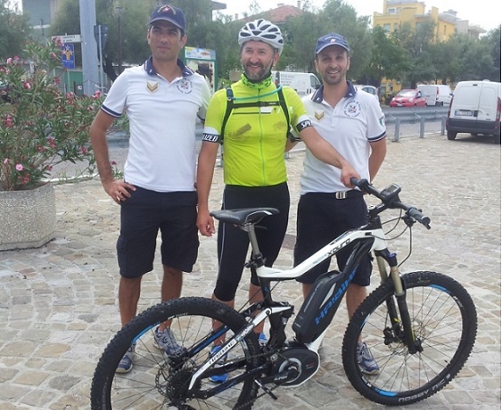 In difficoltà ai piedi del Monte San Bartolo, soccorso dalla Guardia costiera