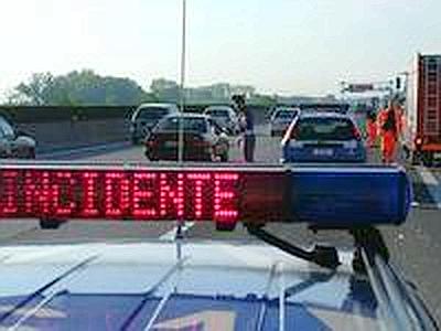 Incidente sull’A14, un morto e due feriti