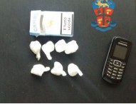 Cercava di nascondersi leggendo quotidiano del giorno prima, arrestato con 42 grammi di cocaina