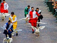Serra Sant’Abbondio, tutto esaurito per il Palio della Rocca. Triplete per Sant’Onda