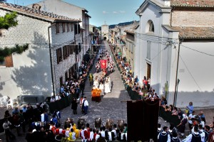 serra-sant-abbondio-palio-rocca-2015