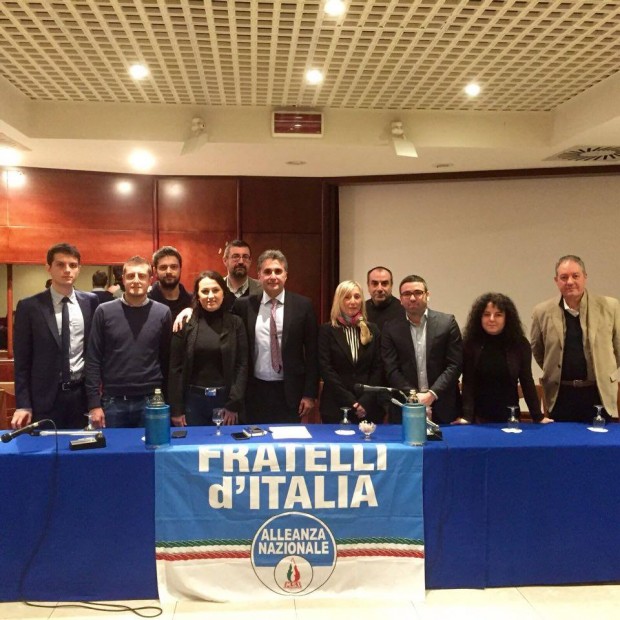 Baldelli presenta il direttivo di Fratelli d’Italia: “Partito giovane contro la casta”