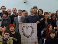 “Pesaro nel cuore”, Ricci accende il Natale: pista di ghiaccio e nuovi allestimenti