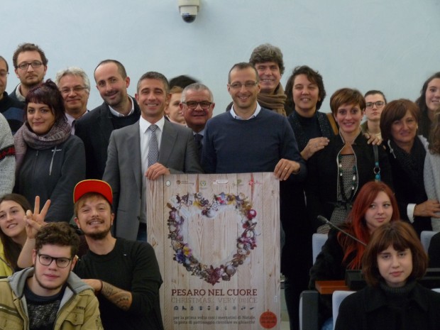 “Pesaro nel cuore”, Ricci accende il Natale: pista di ghiaccio e nuovi allestimenti