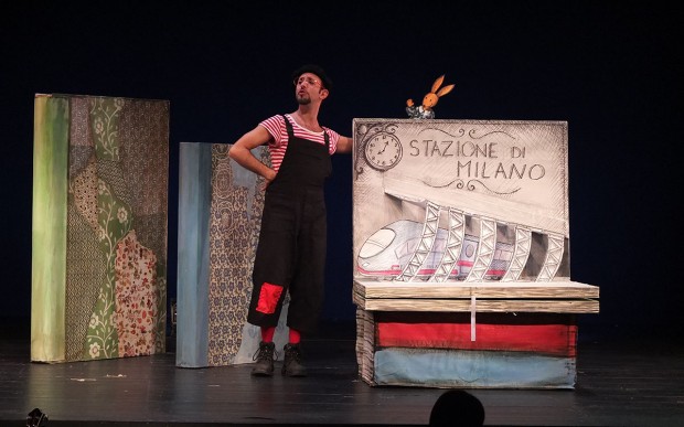 Andar per Fiabe al teatro “Tiberini”, in scena “Branciforte, il coniglietto Pop Up”