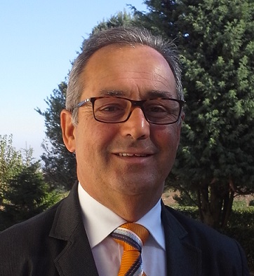 Carloni a Loccarini: “Non è stata asfaltata la strada sotto casa mia. Hanno bisogno di pubblicità”