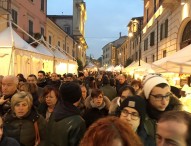 Tutti pazzi per la CioccoVisciola: visitatori da tutta Italia a Pergola. Oltre 300 camper