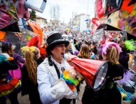 Arriva il Carnevale. Domani prima sfilata. Al mattino torna il Carnevale dei Bambini