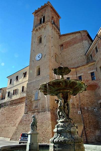 A San Costanzo la Festa del Patrono e lo spettacolo “La realtà è più avanti”