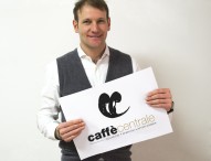 Il Caffè Centrale si rifà il look. Logo rinnovato per lo storico locale fanese gestito dai fratelli Papolini