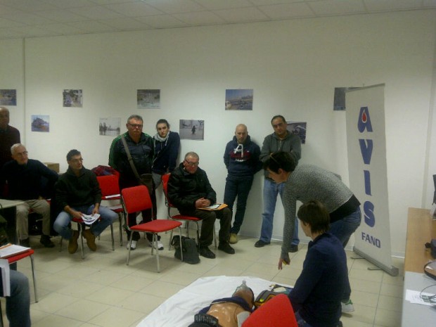 Defibrillatori negli impianti sportivi, al via un corso per l’utilizzo