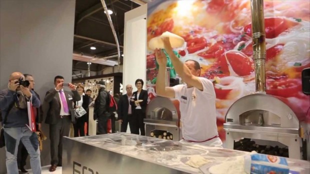 Fontana Forni con la Nazionale Acrobati Pizzaioli alla Fiera Internazionale di Verona ‘Progetto Fuoco’
