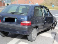 Provoca incidente e scappa, 92enne percorre 30 km senza una ruota