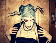 Al teatro di Cagli per PSIC Festival la chitarrista Lili Refrain e La fabbrica dell’assoluto