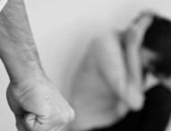 San Lorenzo in Campo, pesta a sangue la moglie per due ore di seguito di fronte al figlio