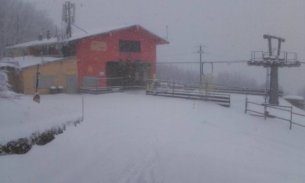 Al Catria è arrivata la neve