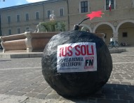 A Pesaro in piazza del Popolo la “bomba” di FN contro lo Ius Soli