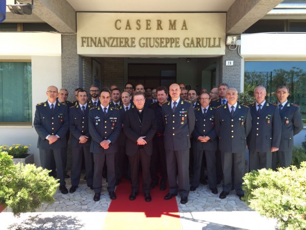 Il vescovo Armando Trasarti In visita alla Guardia di finanza di Fano