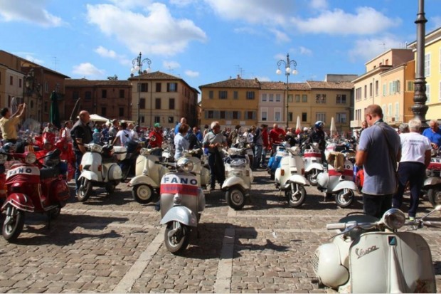 Fano celebra i 70 anni della Vespa con un evento-mostra e la creatività del maestro Stefano Ceresani