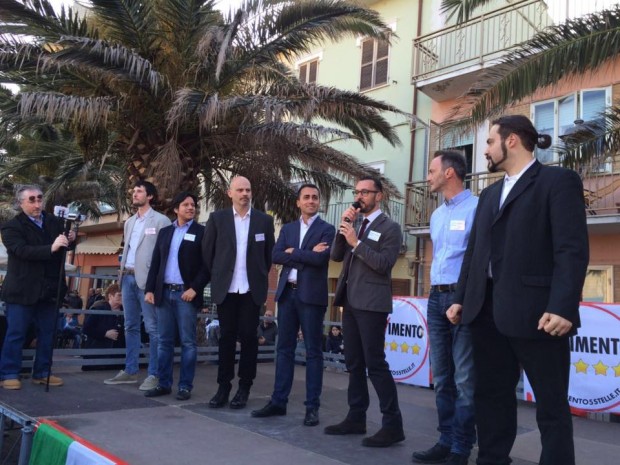 Di Maio a Marotta presenta i candidati sindaci: “Devono essere incensurati. Renzi peggio di Berlusconi”