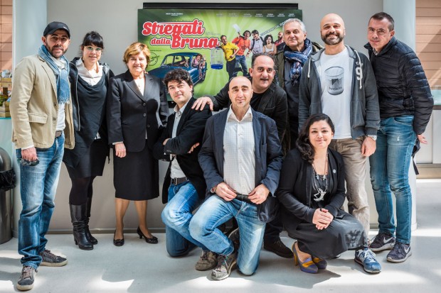 Stregati dalla Bruna, al cinema il film del San Costanzo Show con la regia di Henry Secchiaroli