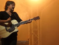 “De André canta De André”, al teatro di Cagli Cristiano De Andrè omaggia il padre