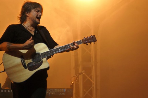 “De André canta De André”, al teatro di Cagli Cristiano De Andrè omaggia il padre