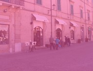 Anche il Caffè Centrale si tinge di rosa