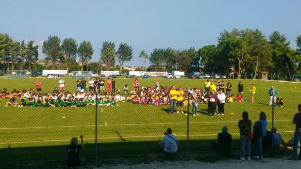 Sport, sole e divertimento, i giovani del Fano Rugby fanno festa a Montemarciano