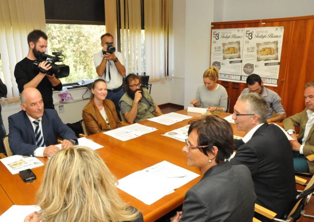 Sant’Angelo in Vado, al via Mostra del Tartufo bianco