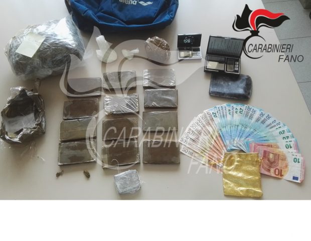 Giovane mamma trovata con 180 grammi di cocaina, marijuana e 1 kg di hashish: arrestata