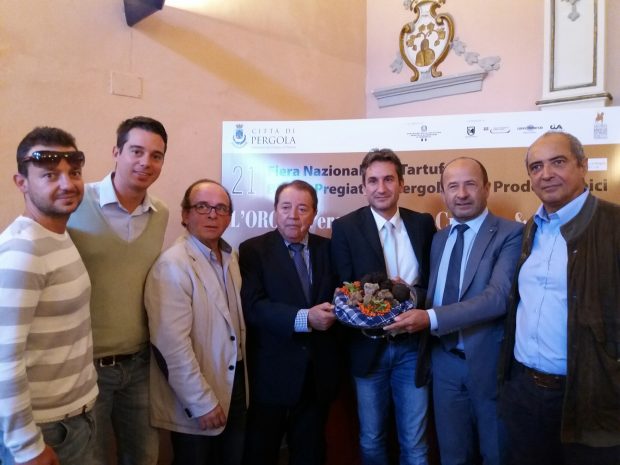 Pergola capitale del tartufo pregiato, per la Fiera Nazionale anche il Festival Internazionale della pizza al tartufo