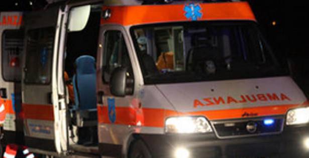 Disabile finisce in mare, salvato da un pescatore sportivo