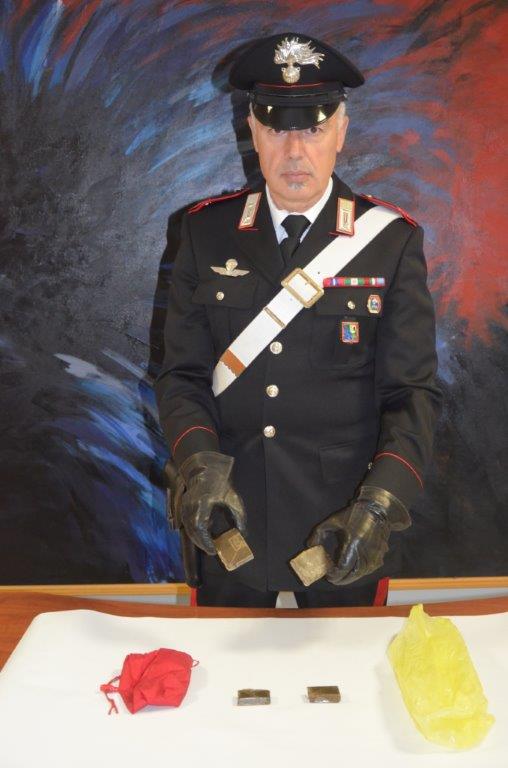 Rifugiato del Gambia in bici con 150 grammi di hashish, arrestato