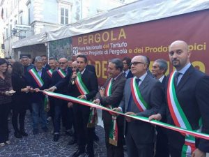 fiera-tartufo-pergola-2016-prima-domenica-14