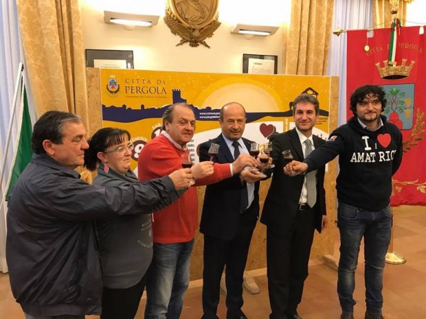 A Pergola la CioccoVisciola di Natale: tanta dolcezza e solidarietà per i fratelli terremotati