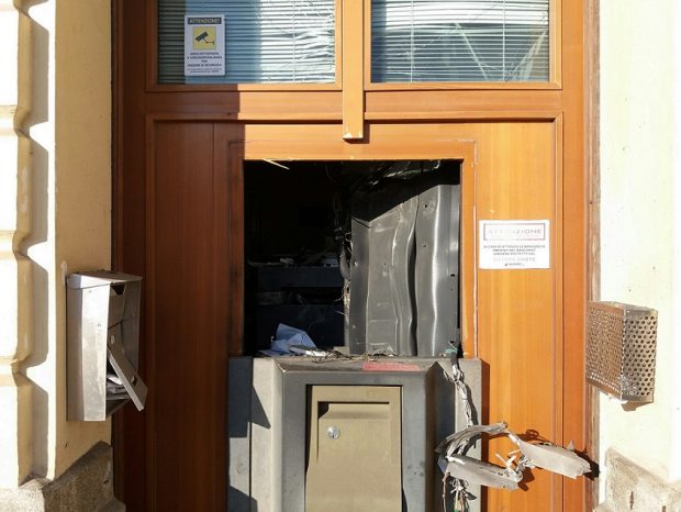 Come in un film, ladri in azione nella notte a San Lorenzo in Campo