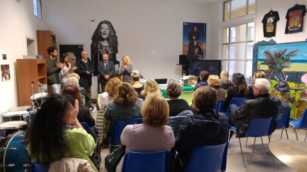 Corso di tablet al Fablab S. Arcangelo per componenti di associazioni
