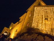A Frontone “Nel Castello di Babbo Natale”: mercatino nella calda e magica atmosfera del castello