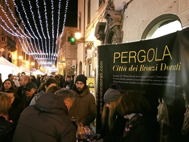 Solidarietà e dolcezza, a Pergola la CioccoVisciola di Natale è da record