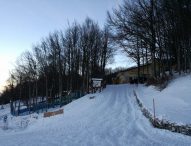 Neve e ghiaccio nell’entroterra. Auto bloccate sul Monte Nerone, disagi e piccoli incidenti